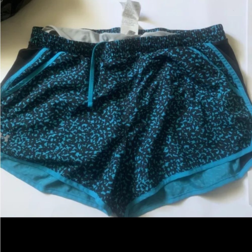 Women’s Under Armour Size Xl Athletic Shorts Built In Underwear With Pockets